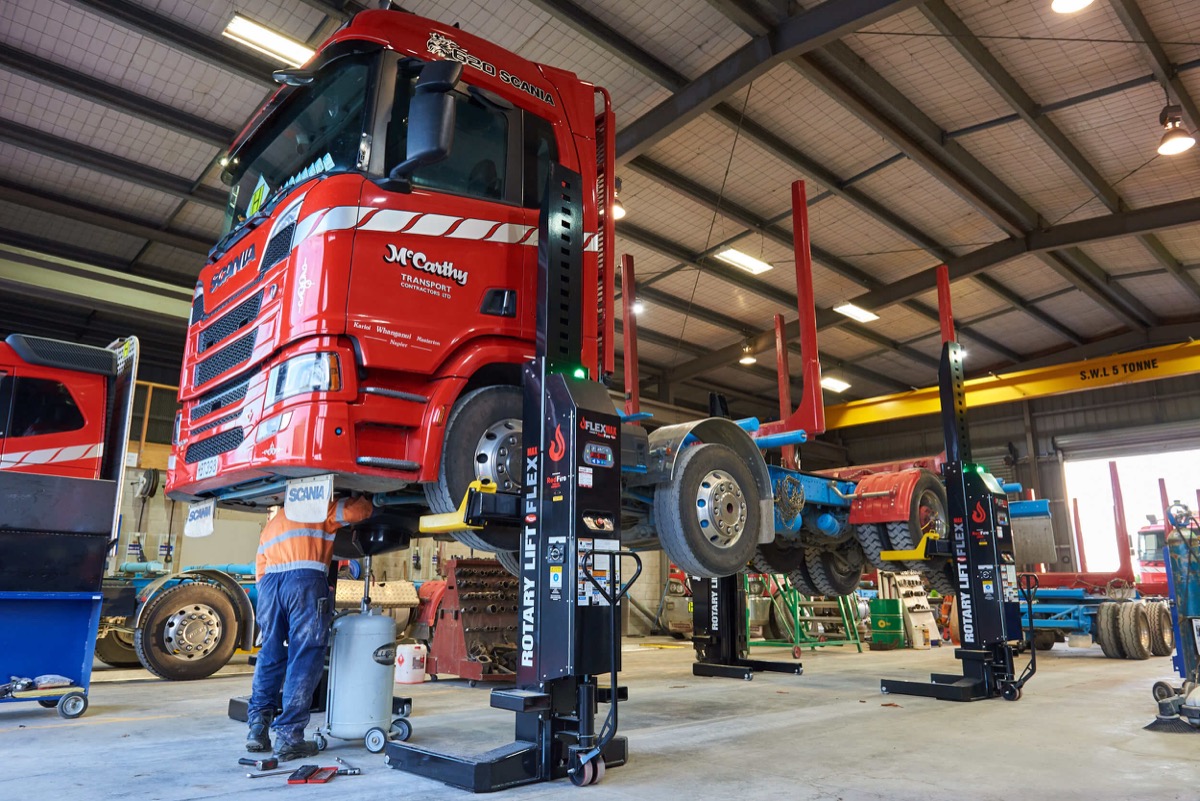 Truck hoist inspection